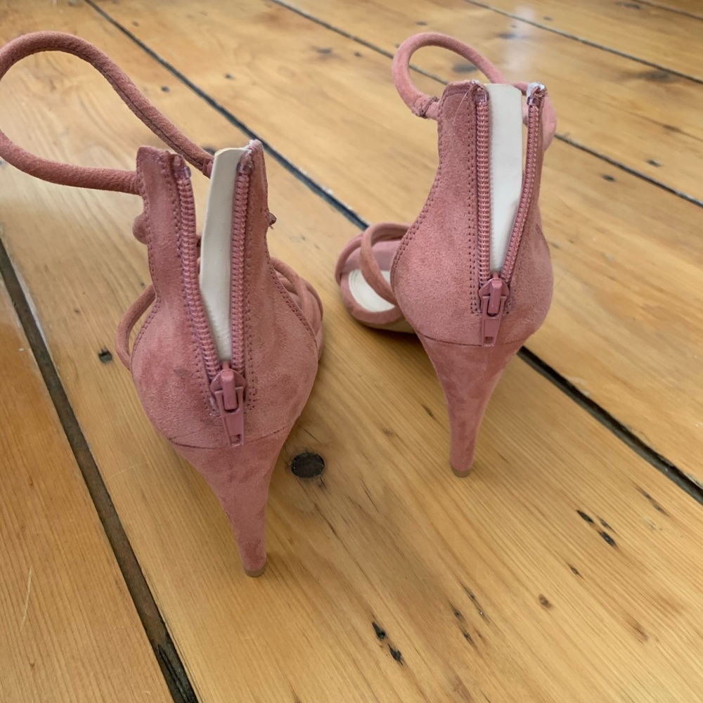Pink heels - Picture 3 of 5